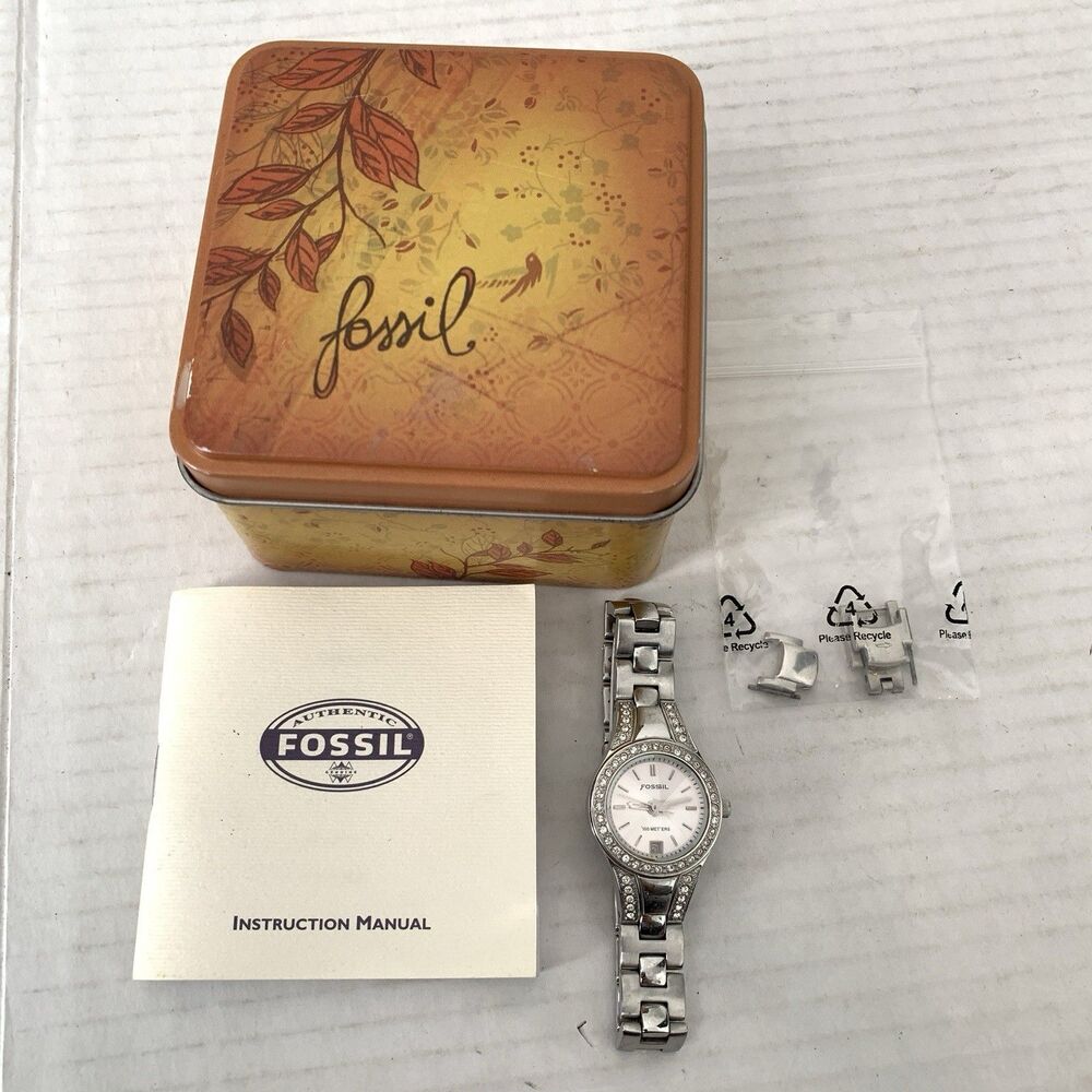 Vtg Fossil BLUE Womens Watch AM 4826 Silver Rhinestones‎ Thin 2005 Y2K New Money